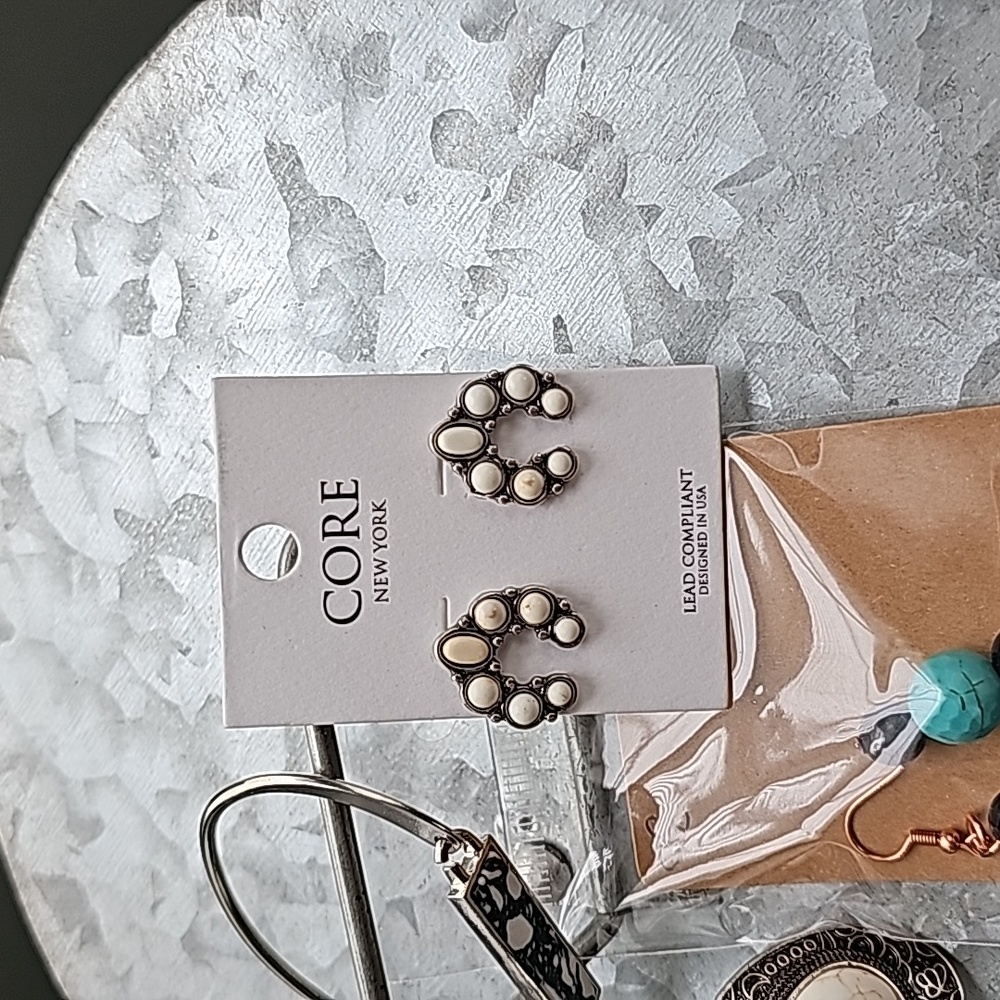 NWT 4 piece jewelry/ accessories lot, brands 806 accessories, Core, and handmade - Picture 3 of 11